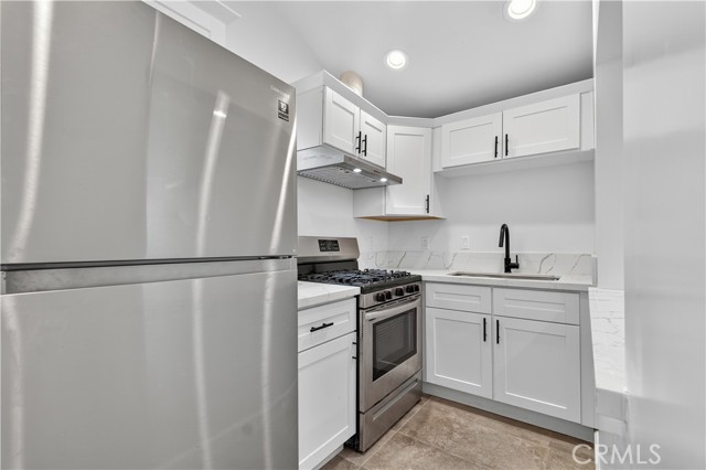 5274 Crebs Avenue, Tarzana CA: https://media.crmls.org/medias/b625bf9c-9948-4a33-8821-ec35291edd83.jpg
