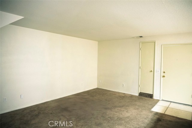 Detail Gallery Image 5 of 14 For 15744 Bear Valley Rd #8,  Victorville,  CA 92395 - 2 Beds | 2/1 Baths