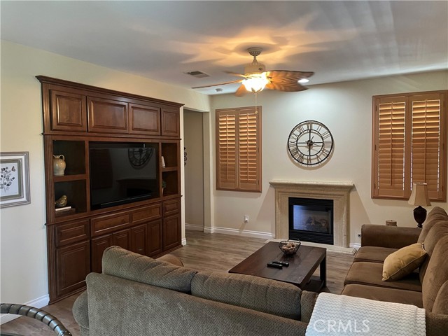 28627 Chaucer Drive, Menifee CA: https://media.crmls.org/medias/b626303a-0ffb-4a51-914c-2c31940bf945.jpg