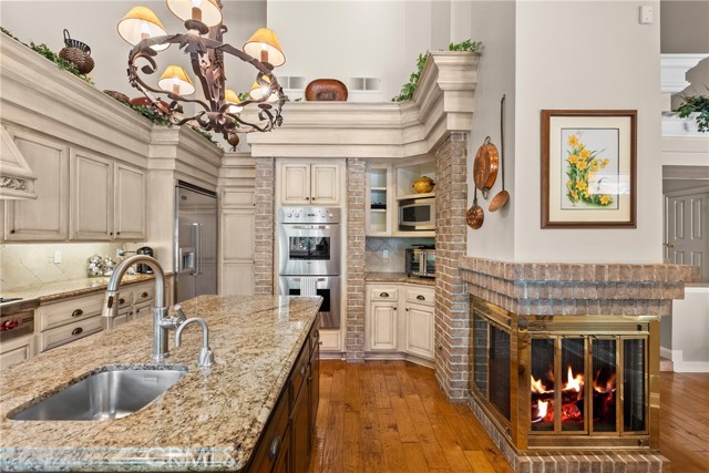 19222 Mayall Street, Northridge CA: https://media.crmls.org/medias/b6265a60-8332-4055-9512-8326fa11ebfd.jpg