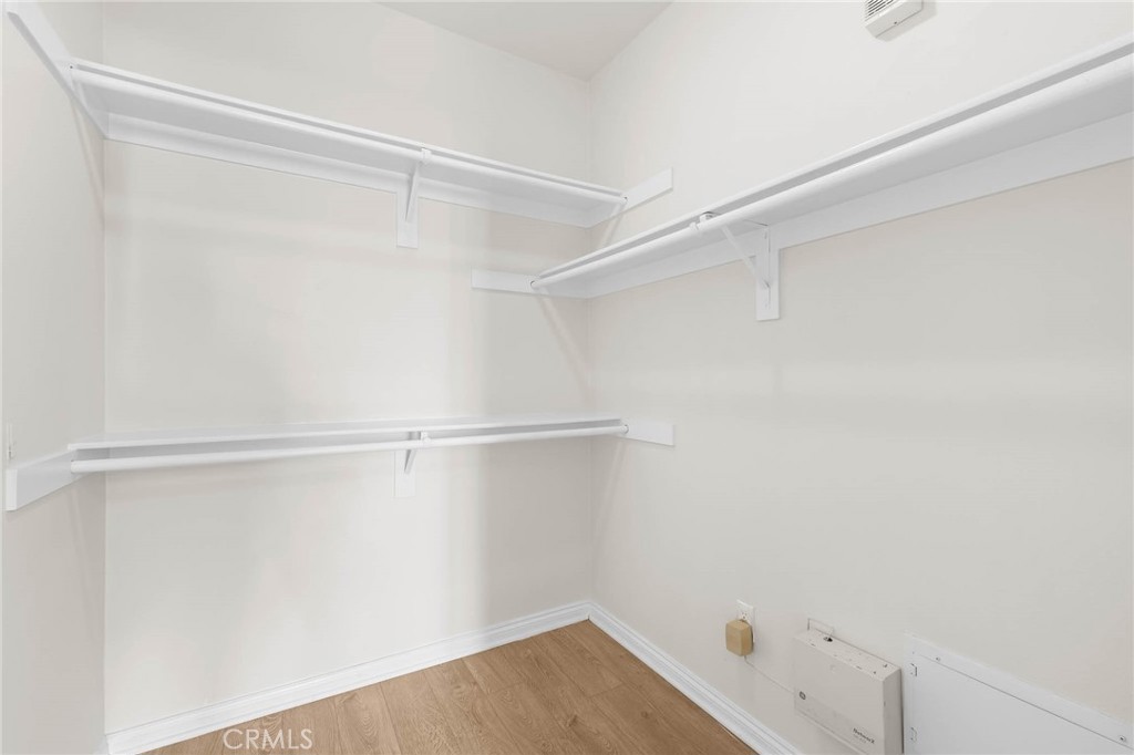 https://media.crmls.org/medias/b6268e3b-fd61-4ce3-b1ee-53df84722906.jpg?preset=X-Large