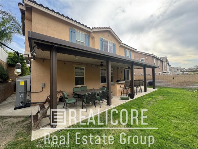 Detail Gallery Image 2 of 37 For 15806 Rock Point Ln, Fontana,  CA 92336 - 4 Beds | 2/1 Baths