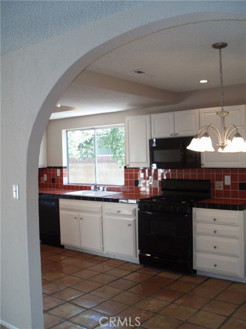 Detail Gallery Image 6 of 28 For 939 Sedona Ct, San Dimas,  CA 91773 - 2 Beds | 2 Baths