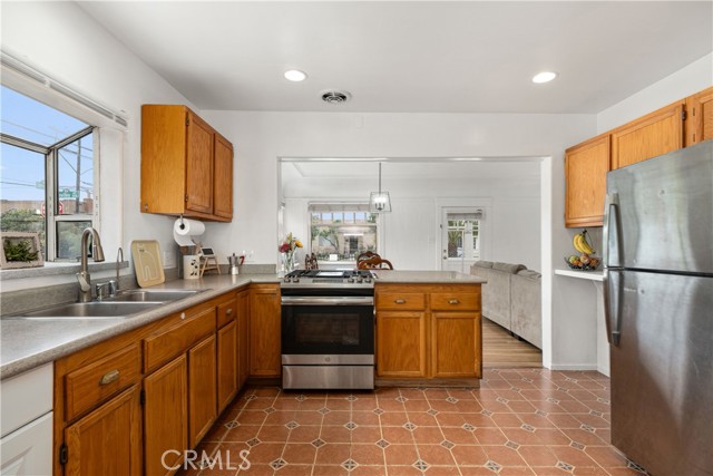 Detail Gallery Image 13 of 36 For 14828 Grevillea Ave, Lawndale,  CA 90260 - 3 Beds | 2 Baths