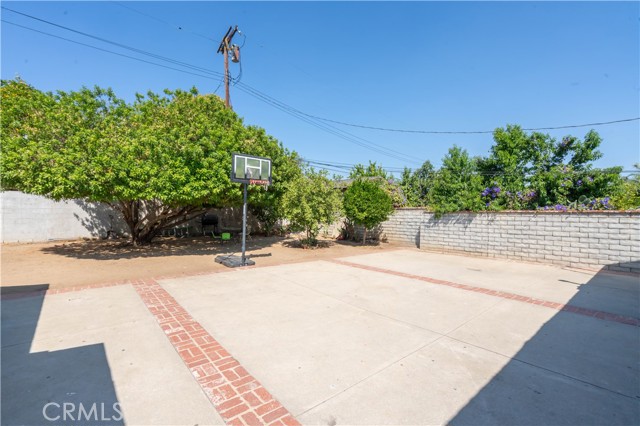 11044 Borden Avenue, Pacoima CA: https://media.crmls.org/medias/b627ebb9-e24d-4f9a-8979-87cc43e9b1bb.jpg