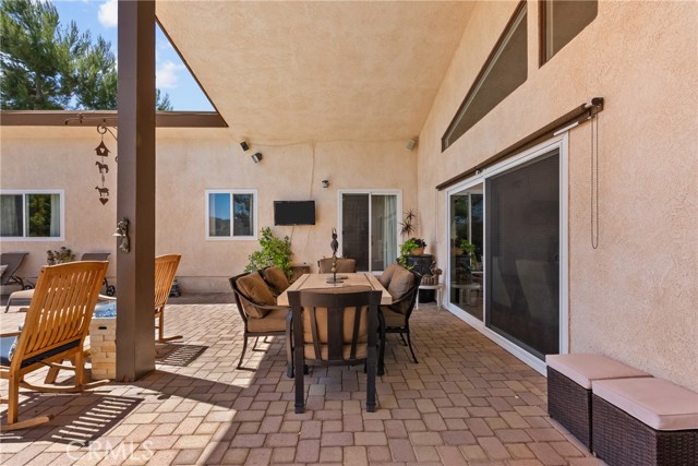 39662 86th W Street, Leona Valley CA: https://media.crmls.org/medias/b628e269-6278-457c-b52a-d7ed2da586a7.jpg
