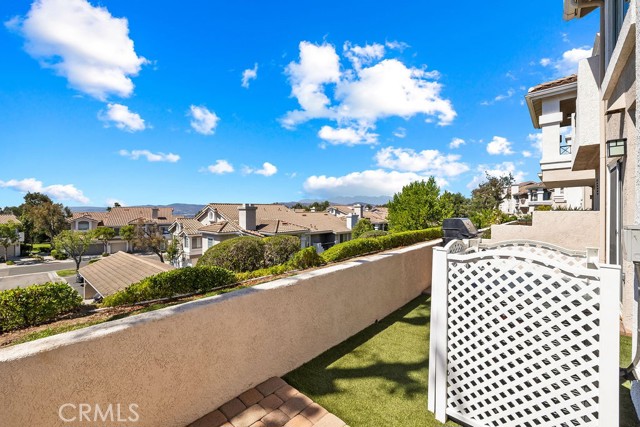 1055 S Sundance Drive, Anaheim Hills CA: https://media.crmls.org/medias/b628e328-cfca-4ee2-8684-e51c72a08bbf.jpg