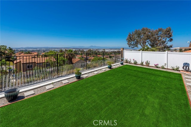 22075 Naples Drive, Moreno Valley CA: https://media.crmls.org/medias/b629a806-9bbf-4783-b3ab-1ba3fe7761f8.jpg