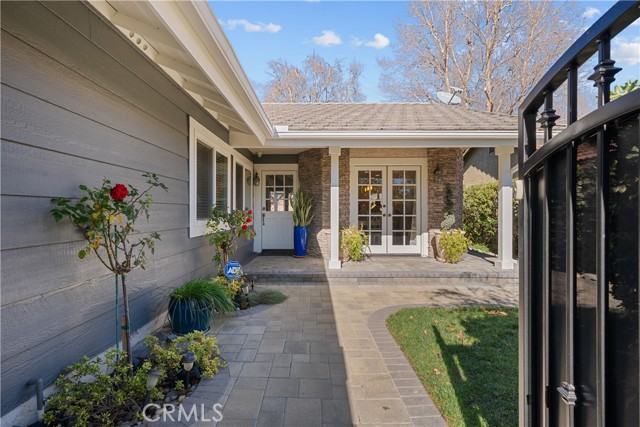 Detail Gallery Image 2 of 17 For 23643 Maricio, Valencia,  CA 91355 - 3 Beds | 2 Baths