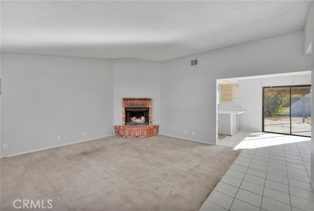 Detail Gallery Image 4 of 22 For 15807 Sitting Bull, Victorville,  CA 92395 - 3 Beds | 2 Baths