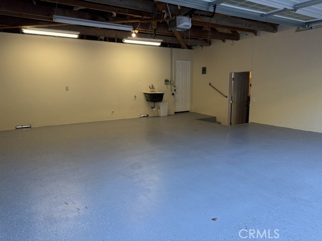 https://media.crmls.org/medias/b62a4125-88fb-40ed-932f-9269a93b97dd.jpg?preset=X-Large