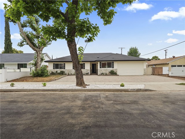 Detail Gallery Image 2 of 55 For 18724 Frankfort St, Northridge,  CA 91324 - 4 Beds | 3 Baths