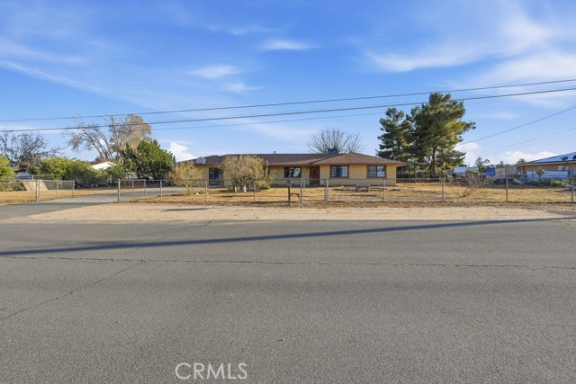 Detail Gallery Image 2 of 48 For 16019 Cactus St, Hesperia,  CA 92345 - 4 Beds | 3 Baths