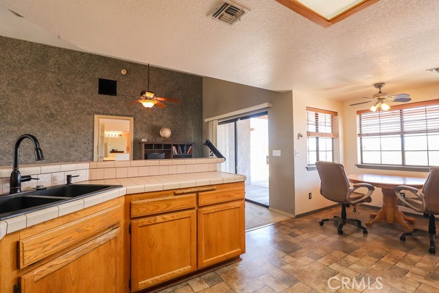 Detail Gallery Image 12 of 42 For 1348 Redwood Ave, Needles,  CA 92363 - 4 Beds | 2 Baths