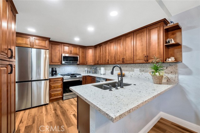 Detail Gallery Image 14 of 37 For 3736 Live Oak Dr, Pomona,  CA 91767 - 2 Beds | 3 Baths