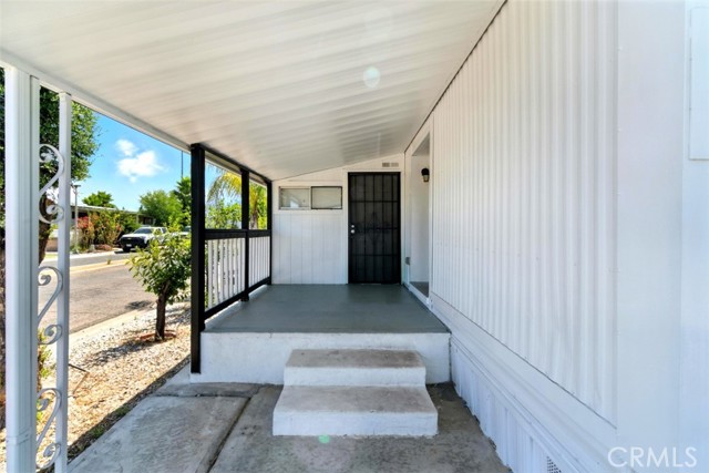 900 Santa Clara Circle, Hemet CA: https://media.crmls.org/medias/b62c79e9-757d-49f5-90cb-19bd99f6c068.jpg