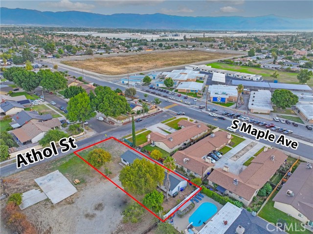 Detail Gallery Image 10 of 19 For 18264 Pine, Fontana,  CA 92335 - – Beds | – Baths