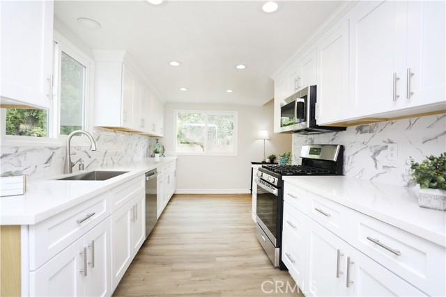 321 S Beachy Place, Anaheim CA: https://media.crmls.org/medias/b62ca540-72f5-40d0-ab55-eb619ea3eee1.jpg