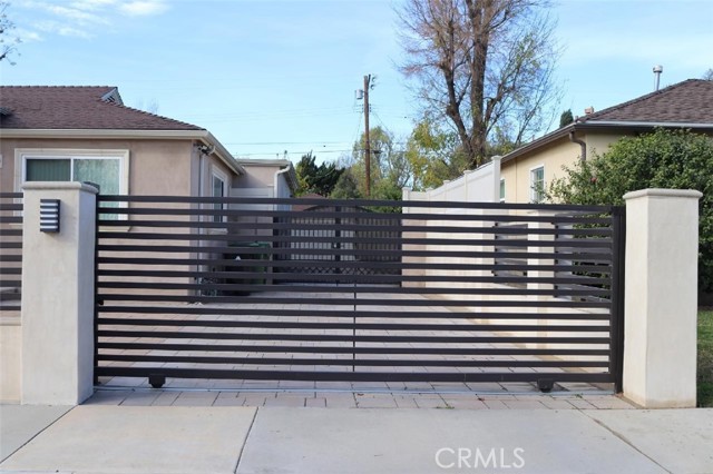 6039 Greenbush Avenue, Van Nuys, CA, 91401 6039 Greenbush Avenue, Van Nuys, CA, 91401