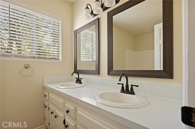 Detail Gallery Image 23 of 26 For 32296 Fern Dr, Running Springs,  CA 92382 - 5 Beds | 3 Baths
