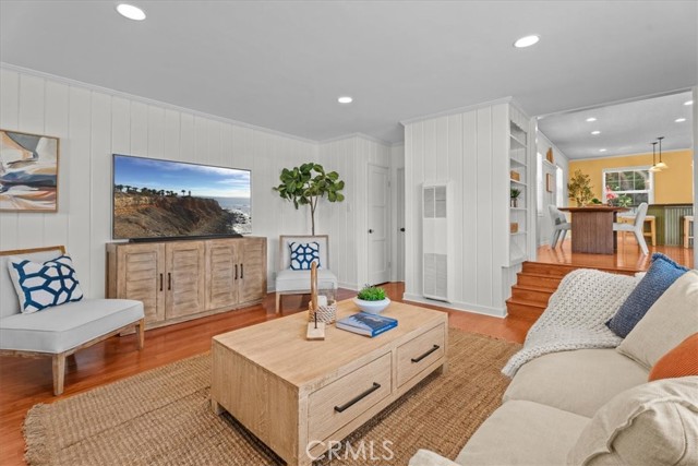 Detail Gallery Image 6 of 37 For 8212 Reading Ave, Los Angeles,  CA 90045 - 3 Beds | 1/1 Baths