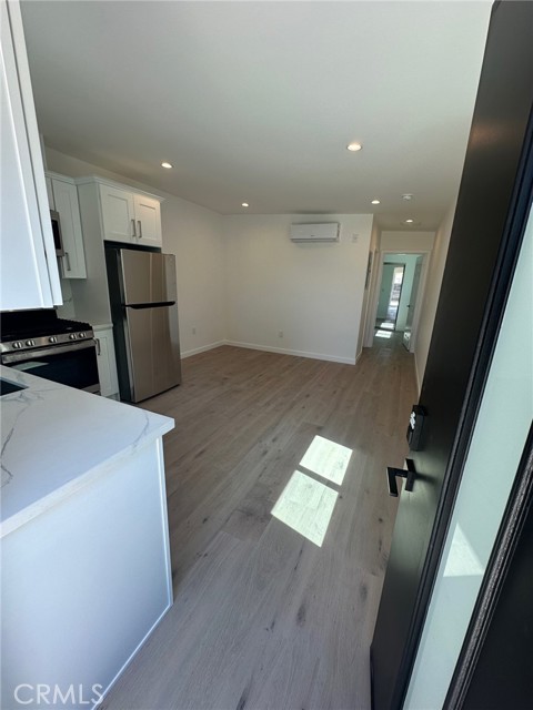 Detail Gallery Image 3 of 8 For 8006 Rhodes #1/2,  North Hollywood,  CA 91605 - 1 Beds | 1 Baths