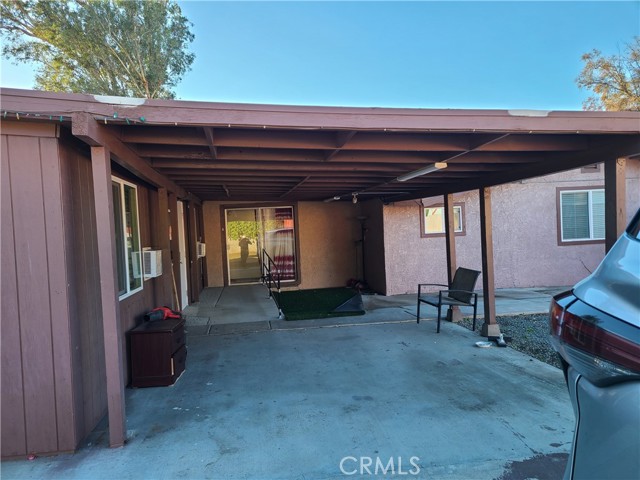 Detail Gallery Image 4 of 34 For 11685 Holmes, Jurupa Valley,  CA 91752 - 5 Beds | 2/1 Baths