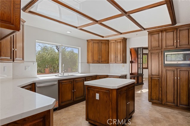 17830 Arvida Drive, Granada Hills CA: https://media.crmls.org/medias/b62f660f-f424-4545-9fc3-2a6b766116e2.jpg