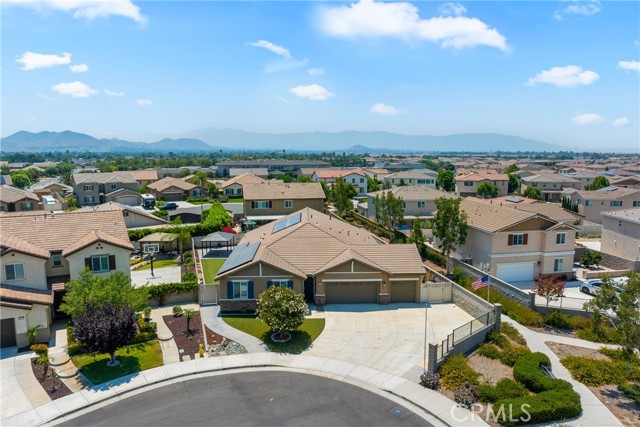 11484 Corte Cuyama, Jurupa Valley CA: https://media.crmls.org/medias/b62fc632-6d5f-4223-baf8-b694c14ea566.jpg