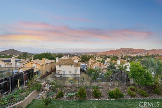 Detail Gallery Image 14 of 25 For 729 La Loma Ln, Corona,  CA 92879 - 4 Beds | 2/1 Baths