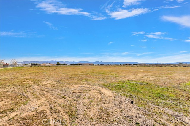 Detail Gallery Image 15 of 26 For 7845 Fuente Rd, Oak Hills,  CA 92344 - 4 Beds | 3 Baths