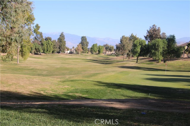 570 Olazabal Drive, Hemet CA: https://media.crmls.org/medias/b6319b56-ac16-486e-9e31-8ee7abe06498.jpg