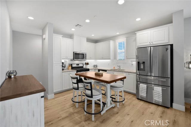 3645 E Delight Paseo, Ontario CA: https://media.crmls.org/medias/b631a97c-3b46-4c20-8817-0f9a79900f88.jpg