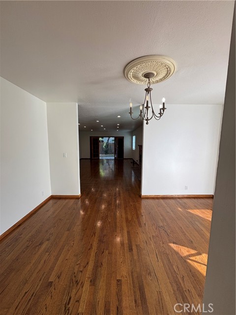 Detail Gallery Image 9 of 47 For 23070 Leonora, Woodland Hills,  CA 91367 - 3 Beds | 4 Baths