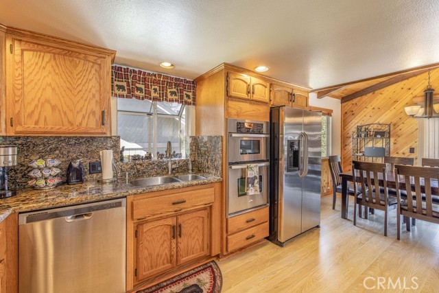 Detail Gallery Image 6 of 40 For 41722 Swan Dr, Big Bear Lake,  CA 92315 - 4 Beds | 2 Baths
