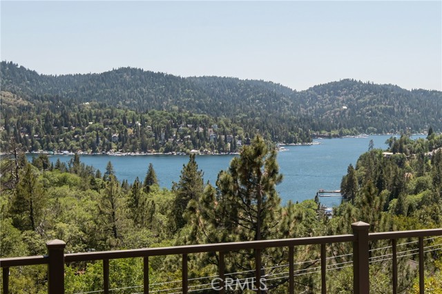 Detail Gallery Image 1 of 1 For 1245 Yosemite Dr, Lake Arrowhead,  CA 92352 - 3 Beds | 2 Baths