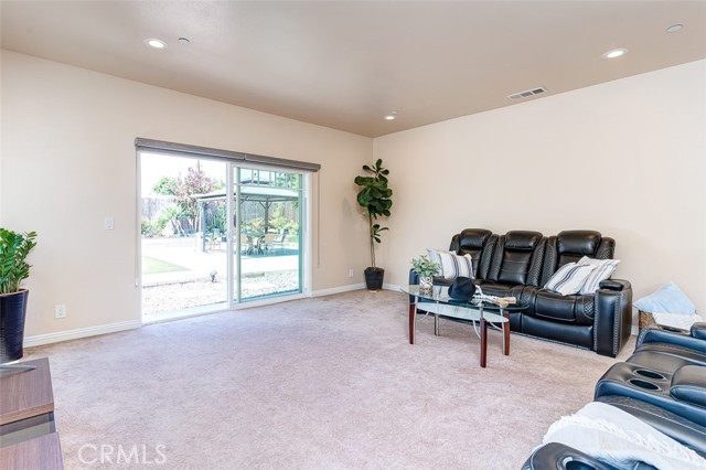 335 E Francis Avenue, La Habra CA: https://media.crmls.org/medias/b632b581-ec7e-48a0-b7ec-6ad86a5d16ec.jpg