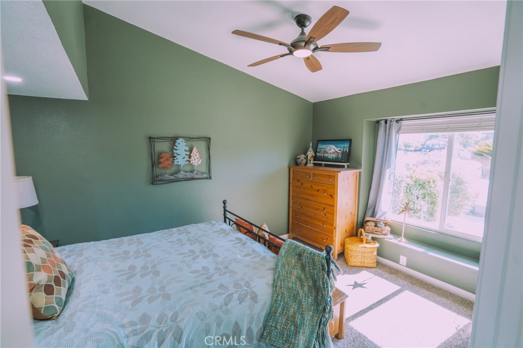 https://media.crmls.org/medias/b632c173-0970-455e-812e-ffef6273a576.jpg?preset=X-Large