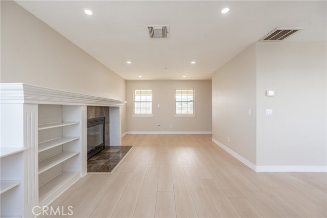 Detail Gallery Image 12 of 61 For 957 Sierra Hills Ln, Palmdale,  CA 93550 - 3 Beds | 2 Baths