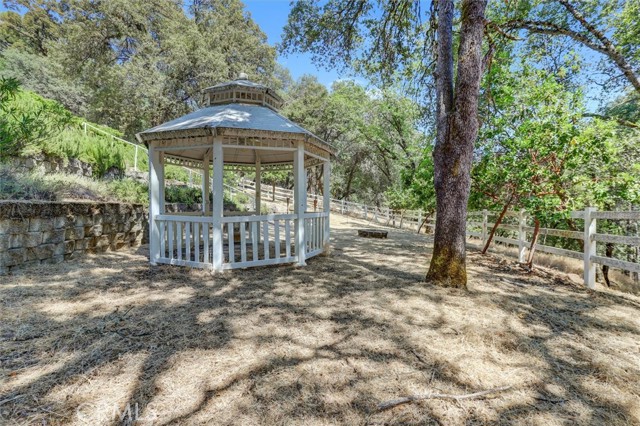 Detail Gallery Image 6 of 21 For 19555 Black Oak Ln, Grass Valley,  CA 95949 - 4 Beds | 4/2 Baths