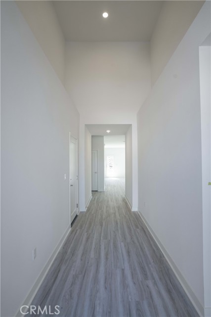 Detail Gallery Image 4 of 15 For 17127 Kent St, Hesperia,  CA 92345 - 3 Beds | 2/1 Baths