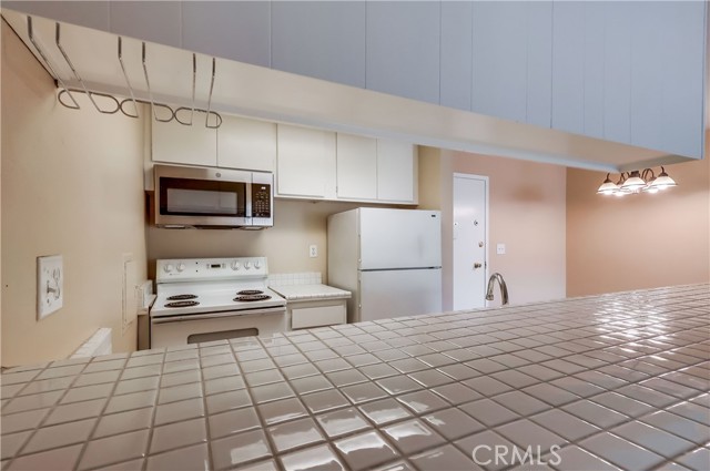 5585 E Pacific Coast, Long Beach CA: https://media.crmls.org/medias/b6343628-cc95-49e5-b20e-b9cb5422bde5.jpg