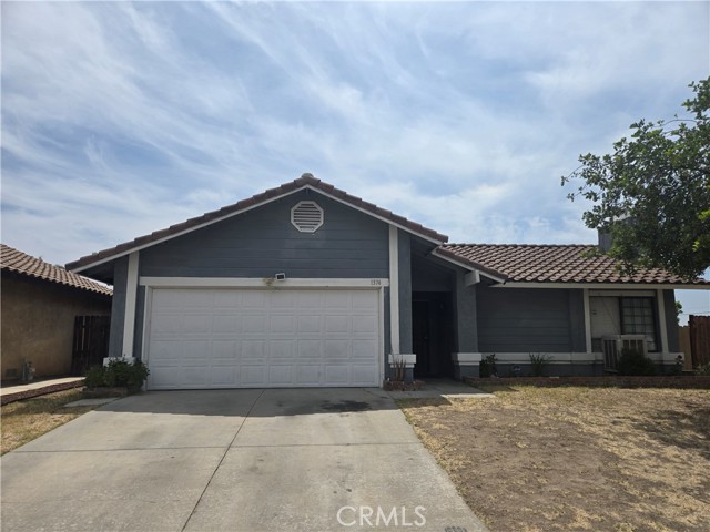 13740 Searson Drive, Moreno Valley CA: https://media.crmls.org/medias/b6343d9d-c960-4393-a0f8-73a9085953e9.jpg
