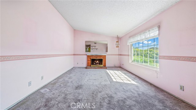 Detail Gallery Image 4 of 19 For 59 Cindy, Newbury Park,  CA 91320 - 3 Beds | 2 Baths