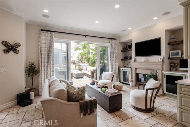 351 30th Street, Hermosa Beach, California 90254, 4 Bedrooms Bedrooms, ,3 BathroomsBathrooms,Residential,For Sale,30th,SB25124501