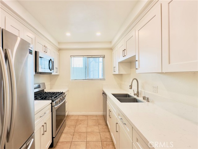 525 E Verdugo Avenue, Burbank CA: https://media.crmls.org/medias/b634c5fc-a2b2-49eb-af97-55055af389d5.jpg