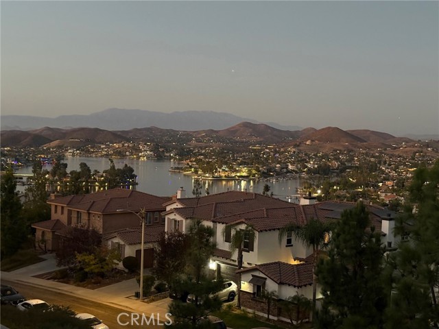19 Plaza Lucerna, Lake Elsinore, CA 92532 photo 2