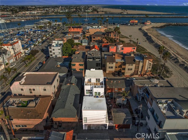 15 69th Place, Long Beach CA: https://media.crmls.org/medias/b6352bcb-75cd-45db-816e-eda343b57938.jpg