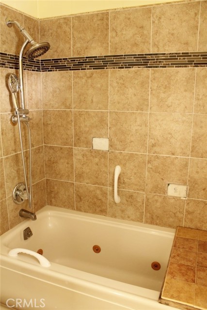 Detail Gallery Image 8 of 42 For 157 Sir Damas Dr, Riverside,  CA 92507 - 2 Beds | 2 Baths