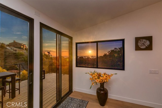 Detail Gallery Image 11 of 57 For 990 Meadowlark Dr, Laguna Beach,  CA 92651 - 3 Beds | 2 Baths